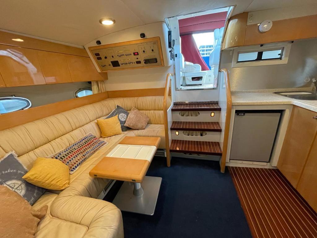 Cozy Yacht Lodge In Barcelona With Boat Tour Option Sant Adria de Besos Eksteriør bilde