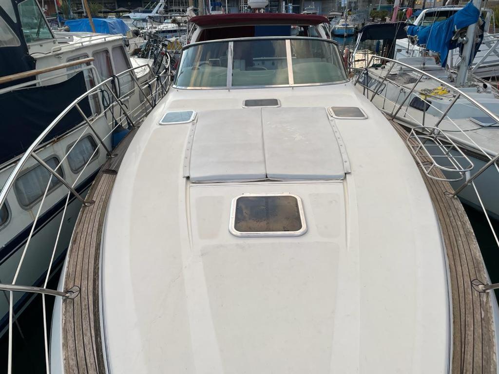 Cozy Yacht Lodge In Barcelona With Boat Tour Option Sant Adria de Besos Eksteriør bilde