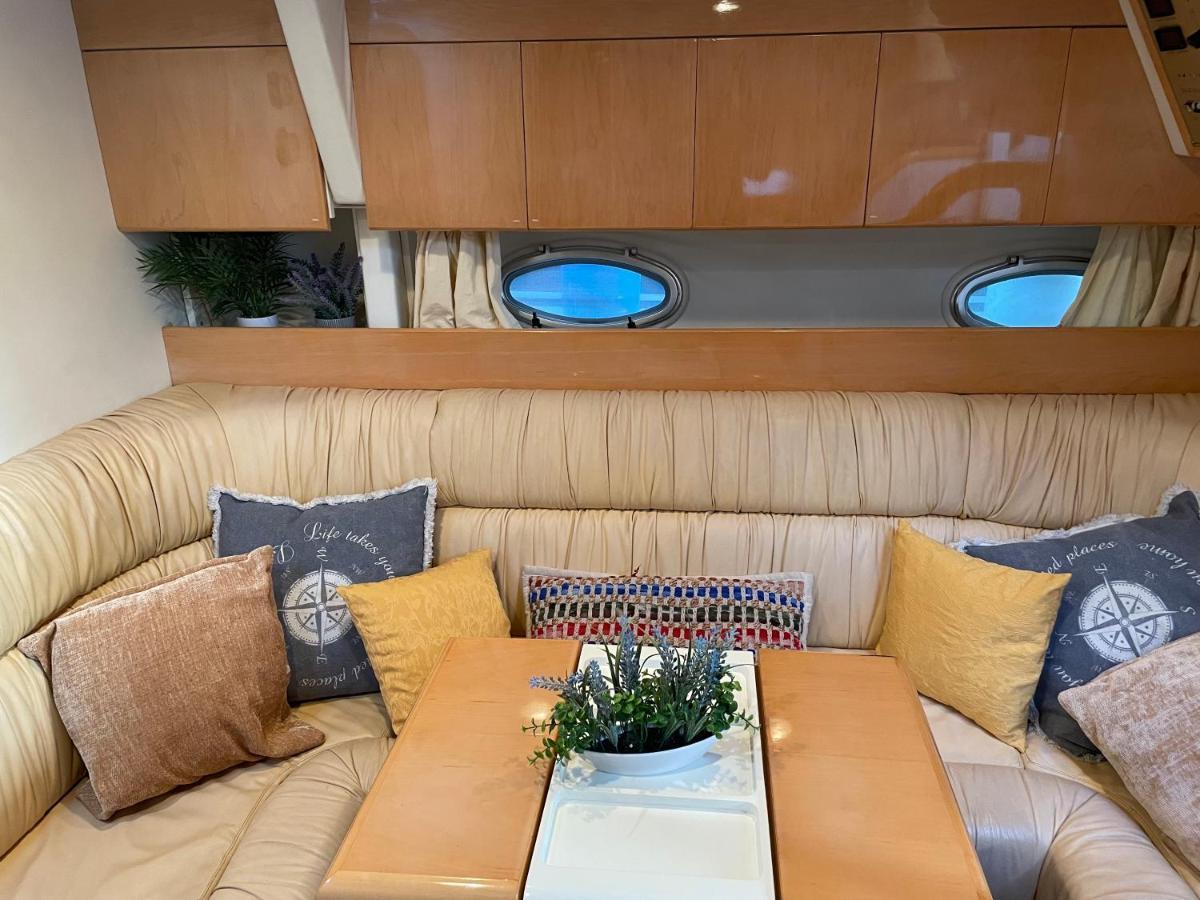 Cozy Yacht Lodge In Barcelona With Boat Tour Option Sant Adria de Besos Eksteriør bilde
